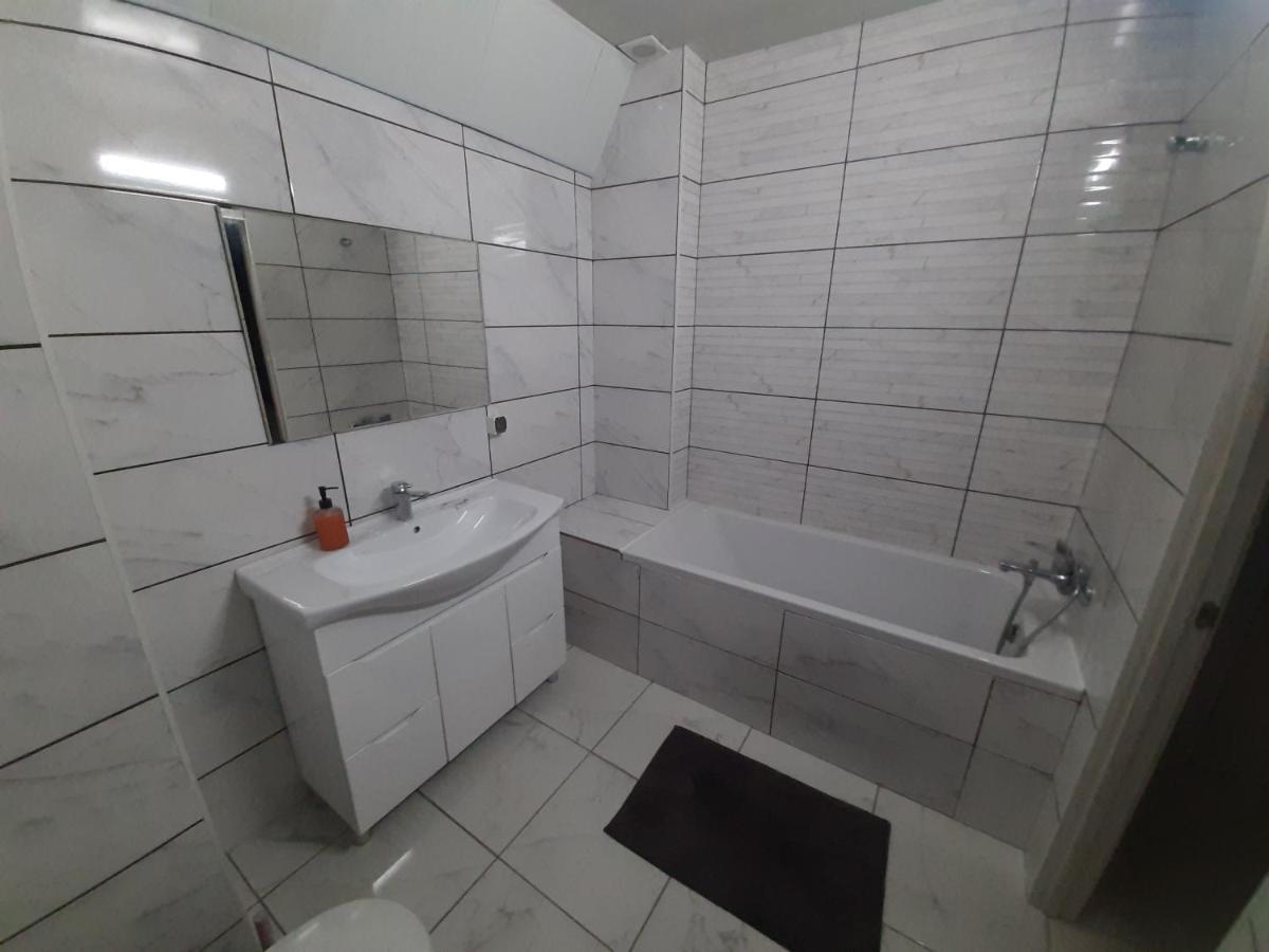 Comfortable Apartment Zamostyanska 34А Vinița Exterior foto